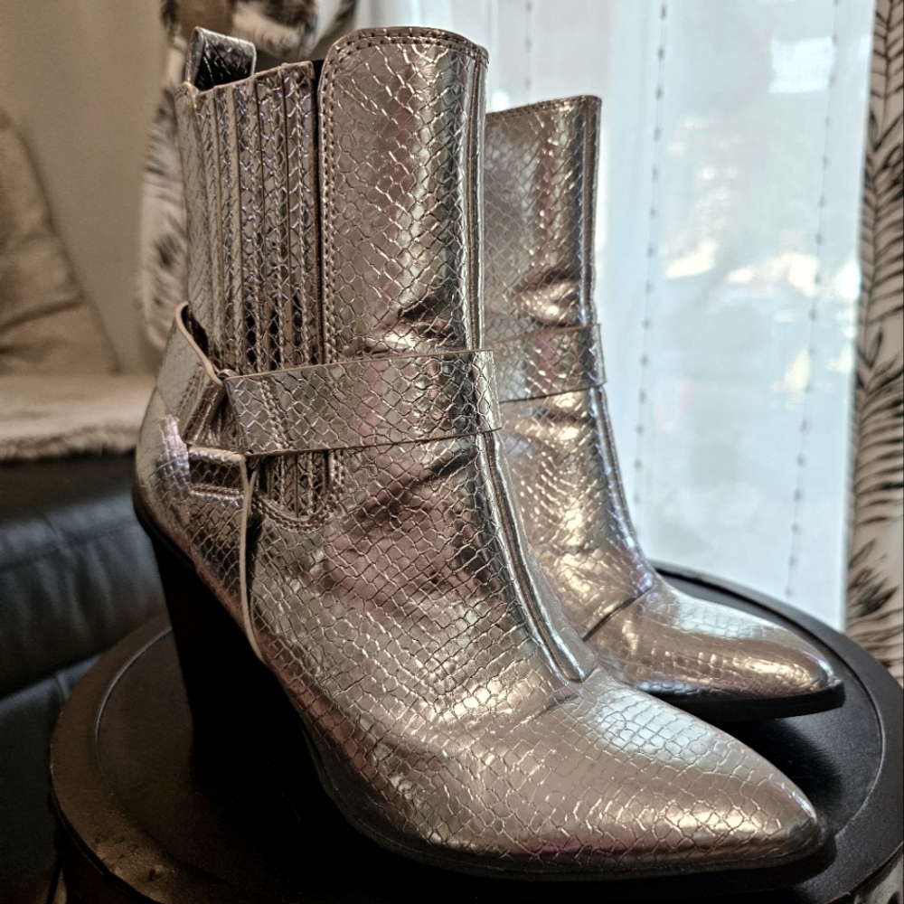 Dolce Vita Silver Booties size 5.5